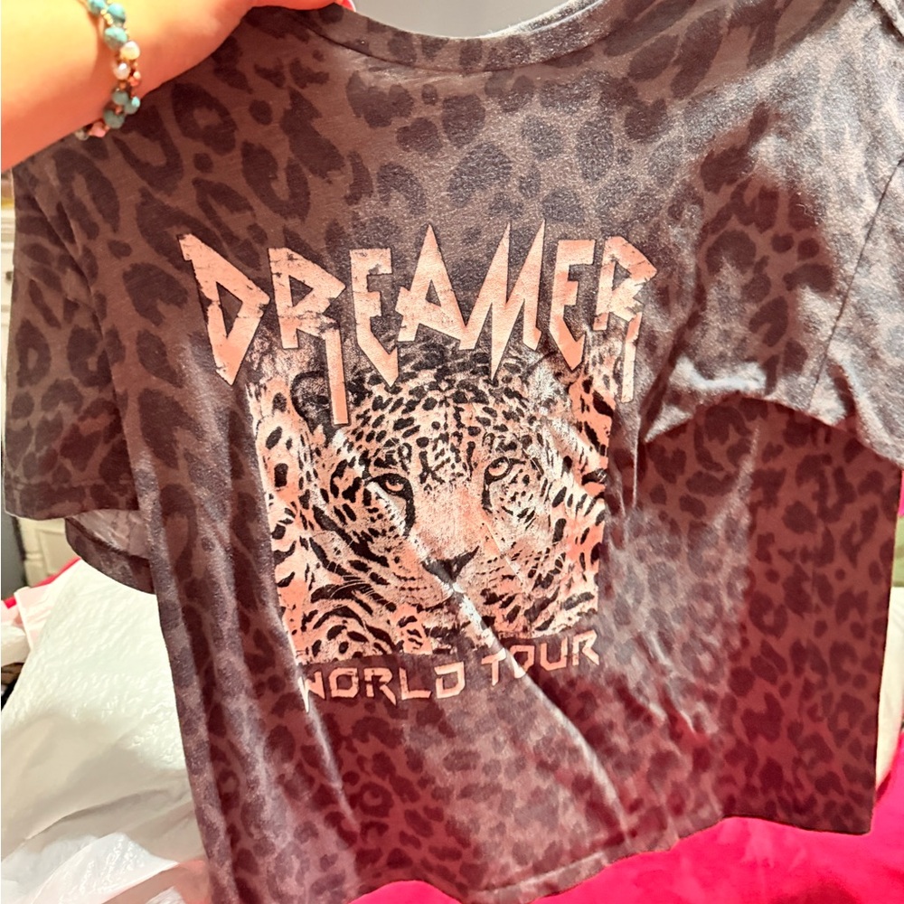 Gray Leopard Print 'Dreamer' T-Shirt